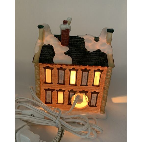 Dickensville Collectibles Porcelain Lighted House With Box 1989 - Picture 2 of 7